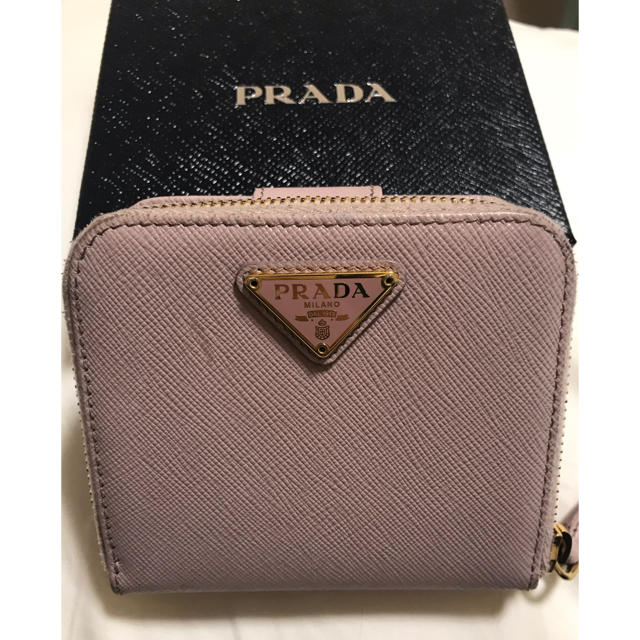 PRADA(プラダ)のプラダ❤PRADA❤二つ折り❤財布❤1年使用  使用感あり  激安 レディースのファッション小物(財布)の商品写真