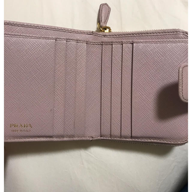 PRADA(プラダ)のプラダ❤PRADA❤二つ折り❤財布❤1年使用  使用感あり  激安 レディースのファッション小物(財布)の商品写真