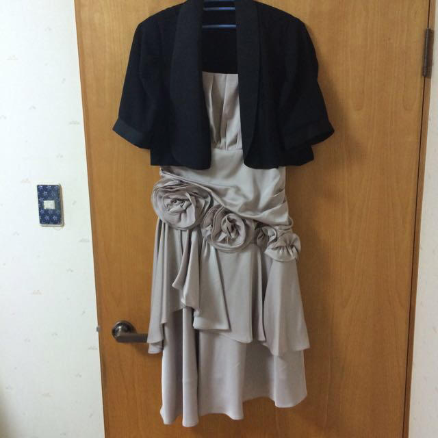 ベージュドレス11〜13号 レディースのフォーマル/ドレス(ミディアムドレス)の商品写真