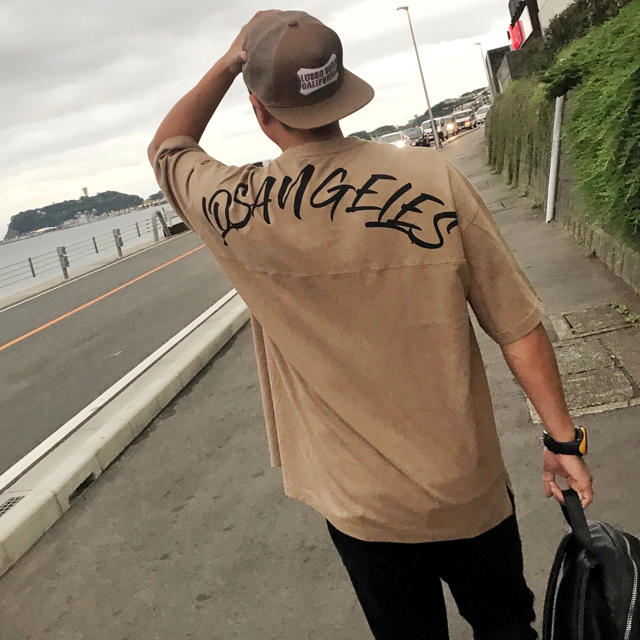 MSGM(エムエスジイエム)のInstagramで人気☆LUSSO SURF LAオーバーサイズTシャツ L メンズのトップス(Tシャツ/カットソー(半袖/袖なし))の商品写真