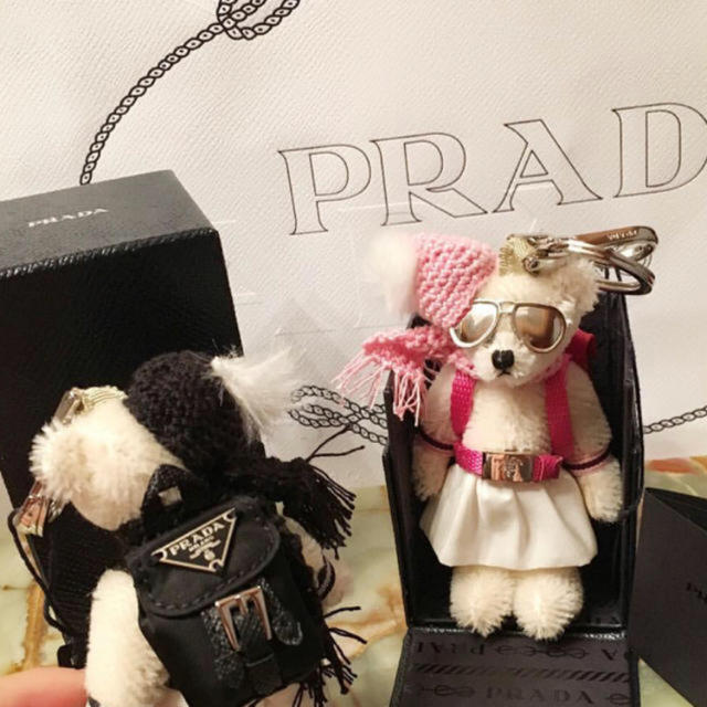 PRADA(プラダ)のPRADA プラダ ベアチャーム リュック レア ピンク レディースのファッション小物(キーホルダー)の商品写真