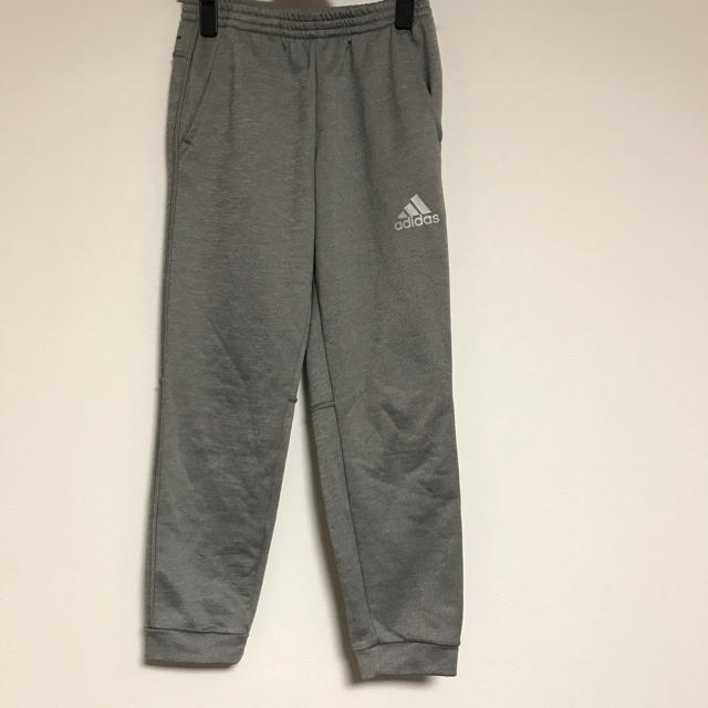 adidas(アディダス)のアディダスキッズスウェットパンツ140㎝ キッズ/ベビー/マタニティのキッズ服男の子用(90cm~)(パンツ/スパッツ)の商品写真