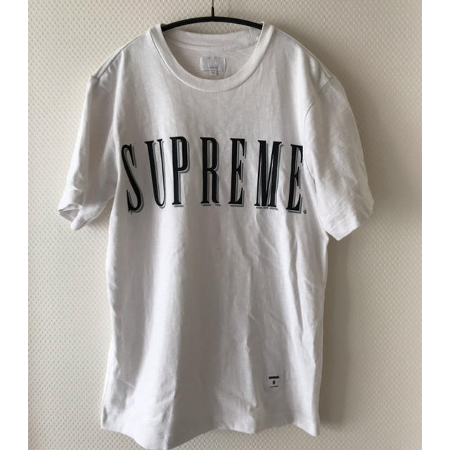 Supreme(シュプリーム)のsupreme ロゴ Tシャツ メンズのトップス(Tシャツ/カットソー(半袖/袖なし))の商品写真