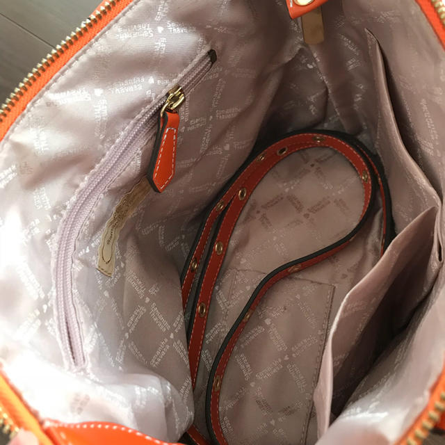 Samantha Thavasa(サマンサタバサ)の本革 サマンサタバサ 小さめ鞄 レディースのバッグ(ハンドバッグ)の商品写真