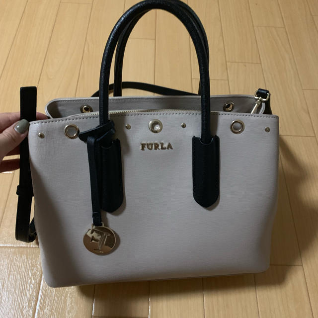 ハンドバッグFURLA ハンドバッグ