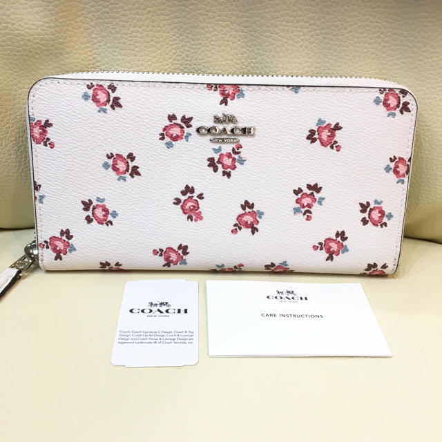 COACH(コーチ)のコーチ COACH 27110 花柄 ラウンド レディース 長財布 未使用 レディースのファッション小物(財布)の商品写真