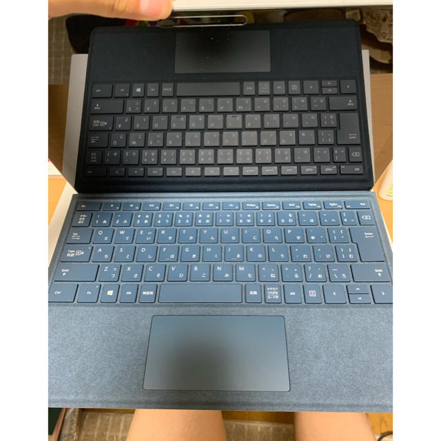 Microsoft(マイクロソフト)の［ほぼ新品］Surface Pro 6 Core i5 一式セット スマホ/家電/カメラのPC/タブレット(ノートPC)の商品写真