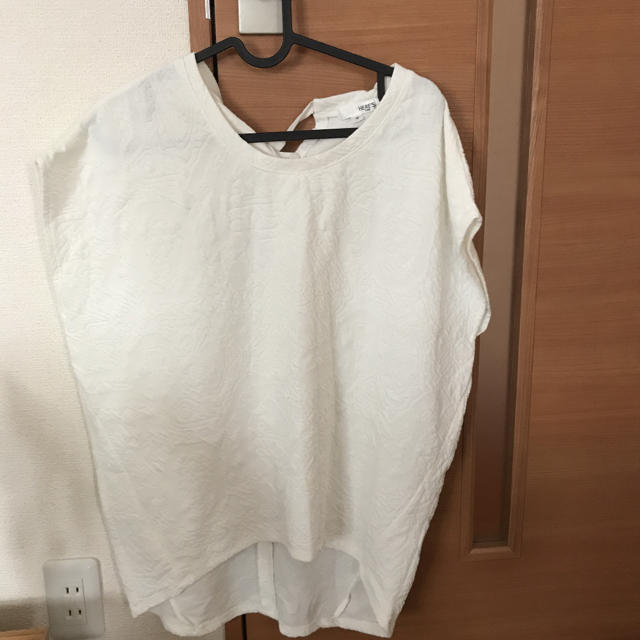 HERE'S(ヒアーズ)のトップス Tシャツ  カットソー HERE'S レディースのトップス(Tシャツ(半袖/袖なし))の商品写真