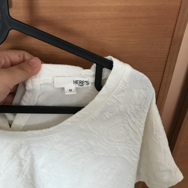 HERE'S(ヒアーズ)のトップス Tシャツ  カットソー HERE'S レディースのトップス(Tシャツ(半袖/袖なし))の商品写真