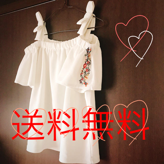 GRL(グレイル)の🏝【激カワ】花柄刺繍のオフショルダー🏝 レディースのトップス(Tシャツ(半袖/袖なし))の商品写真