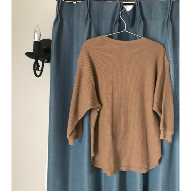 UNIQLO(ユニクロ)のユニクロ ワッフルクルーネックT 七分袖 ブラウン M レディースのトップス(Tシャツ(長袖/七分))の商品写真
