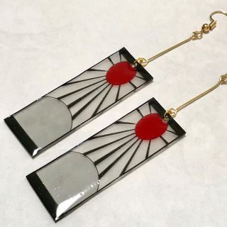 炭治郎 耳飾り風 ピアス ハンドメイド C ゴールド の通販 ラクマ 炭治郎 耳飾り風 ピアス ハンドメイド C ゴールド の通販 ラクマ
