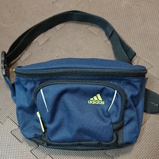 アディダス(adidas)のアディダス ウエストポーチ(ボディバッグ/ウエストポーチ)