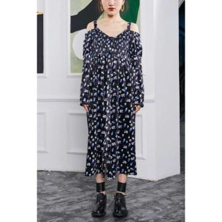 マウジー(moussy)の花柄ベロアワンピース　ドレス(ひざ丈ワンピース)