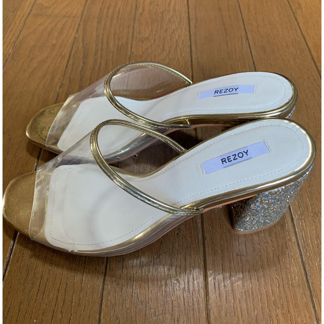 REZOY(リゾイ)のREZOY  クリアサンダル レディースの靴/シューズ(サンダル)の商品写真