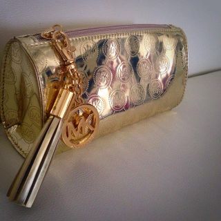 マイケルコース(Michael Kors)の新品マイケルコースポーチバッグゴールド(クラッチバッグ)