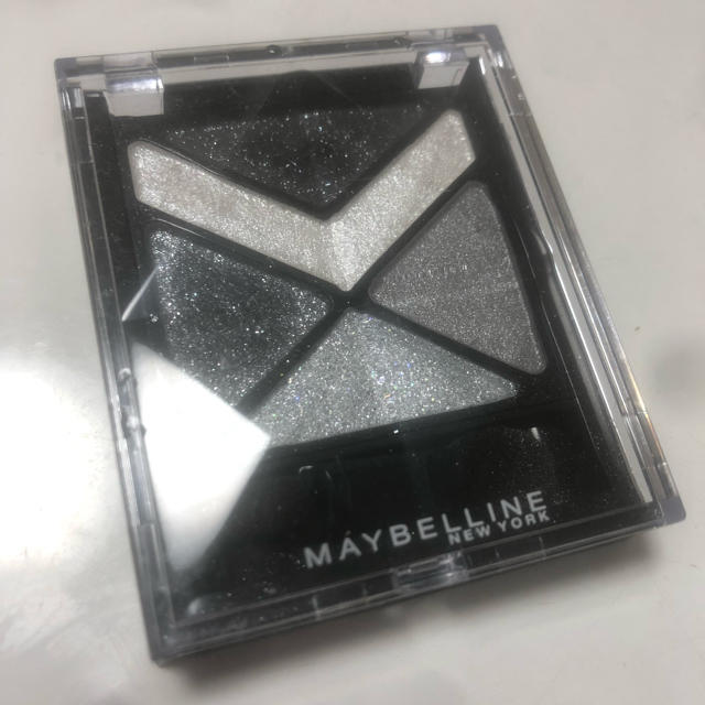 MAYBELLINE(メイベリン)のメイベリン ハイパーダイヤモンド シャドウ GY-1 グレー コスメ/美容のベースメイク/化粧品(アイシャドウ)の商品写真