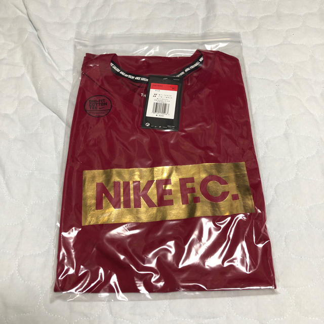 NIKE(ナイキ)の新品 NIKE FC DRI-FIT ゴールド ブロック Tシャツ スポーツ/アウトドアのサッカー/フットサル(ウェア)の商品写真
