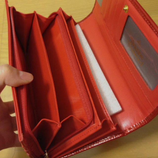 Vivienne Westwood(ヴィヴィアンウエストウッド)のVivienne 長財布(red) レディースのファッション小物(財布)の商品写真
