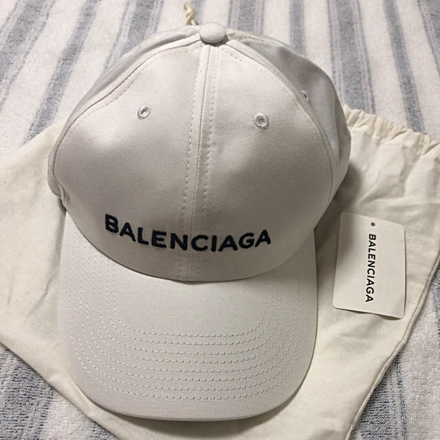 Balenciaga(バレンシアガ)のバレンシアガ キャップ 白 レディースの帽子(キャップ)の商品写真