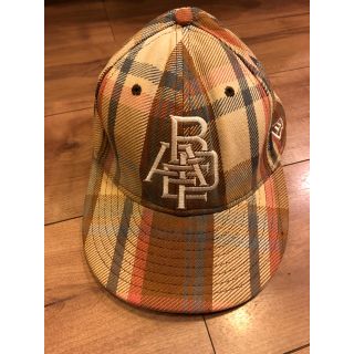 アベイシングエイプ(A BATHING APE)の正規品 本物 A BATHING APE NEW ERA 71/2 ラブジェネ (キャップ)