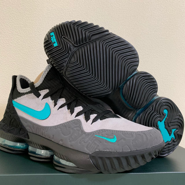 NIKE(ナイキ)のATMOS × NIKE LEBRON 16 CLEAR JADE 26.5cm メンズの靴/シューズ(スニーカー)の商品写真