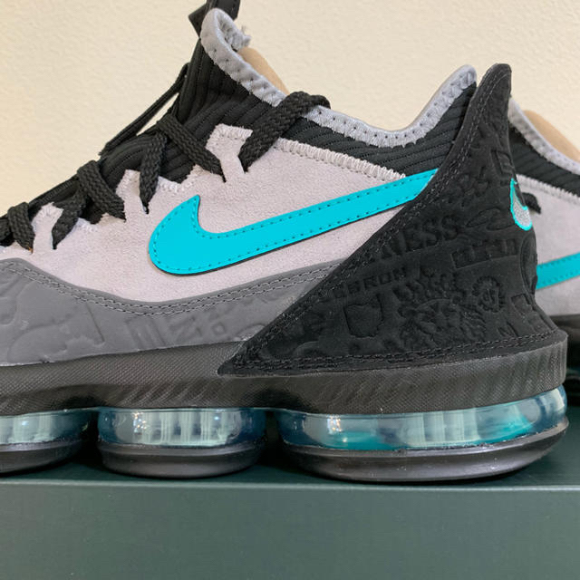 NIKE(ナイキ)のATMOS × NIKE LEBRON 16 CLEAR JADE 26.5cm メンズの靴/シューズ(スニーカー)の商品写真