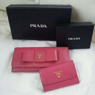 プラダ(PRADA)のPRADAリボン財布＆キーケースset♡(財布)