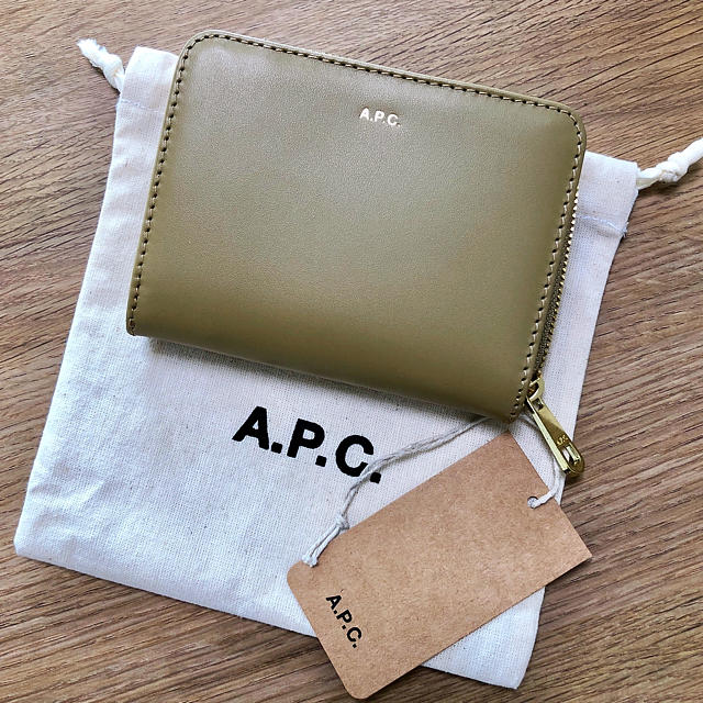 新品未使用♪A.P.C.レザー折りたたみ財布 EMMANUELLEウォレット