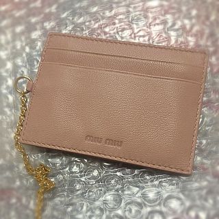 ミュウミュウ(miumiu)の♡【未使用】miumiuのパスケース♡(名刺入れ/定期入れ)