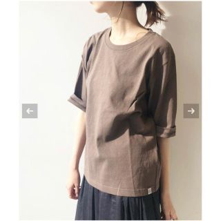 イエナ(IENA)の新品 IENAイエナ UNIVERSAL OVERALL 別注Tシャツ ブラウン(Tシャツ(半袖/袖なし))