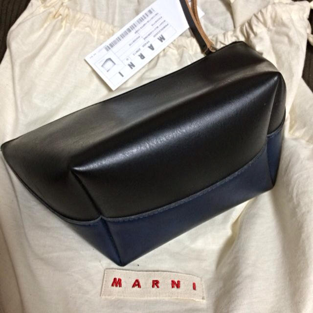 Marni(マルニ)のMARNI バイカラーポーチ レディースのファッション小物(ポーチ)の商品写真