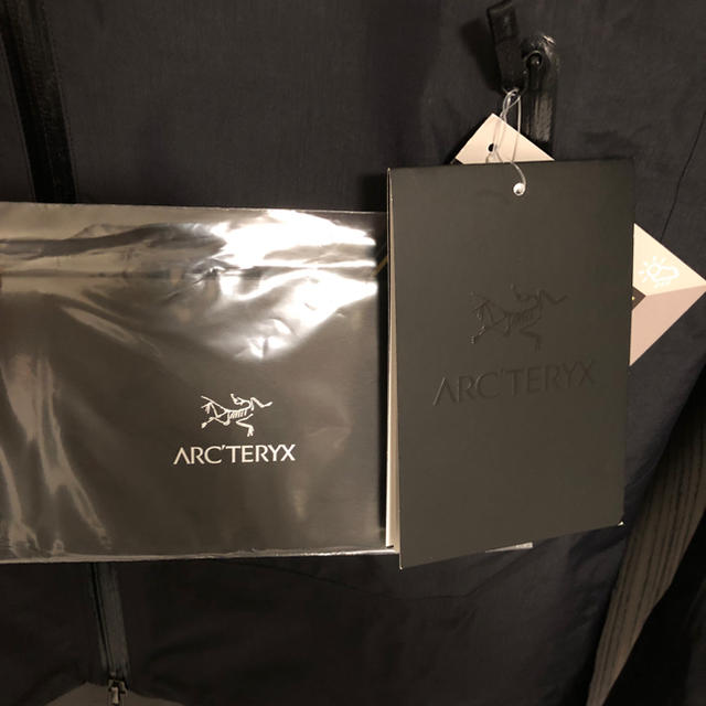 ARC'TERYX(アークテリクス)の新品 ARC'TERYX×BEAMS別注『zeta SL』Mサイズ メンズのジャケット/アウター(マウンテンパーカー)の商品写真