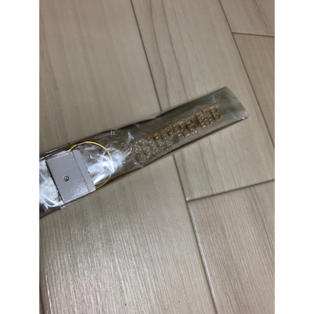 Supreme(シュプリーム)のSupreme Block Logo Keychain メンズのファッション小物(キーホルダー)の商品写真