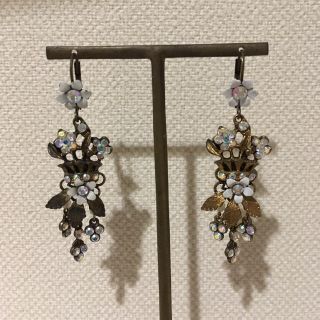 レネレイド(Les Nereides)の箱付Michal Negrin ミハエルネグリン ロングピアス白系ウエディング(ピアス)