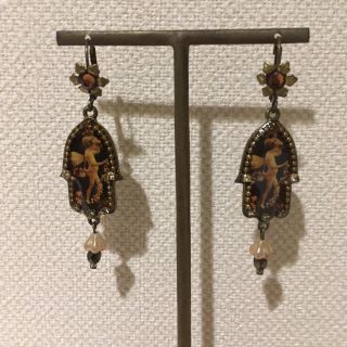 レネレイド(Les Nereides)の箱付Michal Negrin ミハエルネグリン ロングピアス 黒系(ピアス)