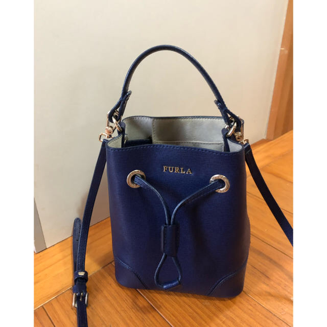 Furla(フルラ)のセール　フルラ  ステイシーミニ ネイビー レディースのバッグ(ショルダーバッグ)の商品写真
