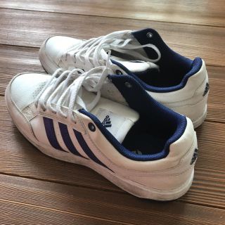 アディダス(adidas)のadidas アディダス スニーカー(スニーカー)