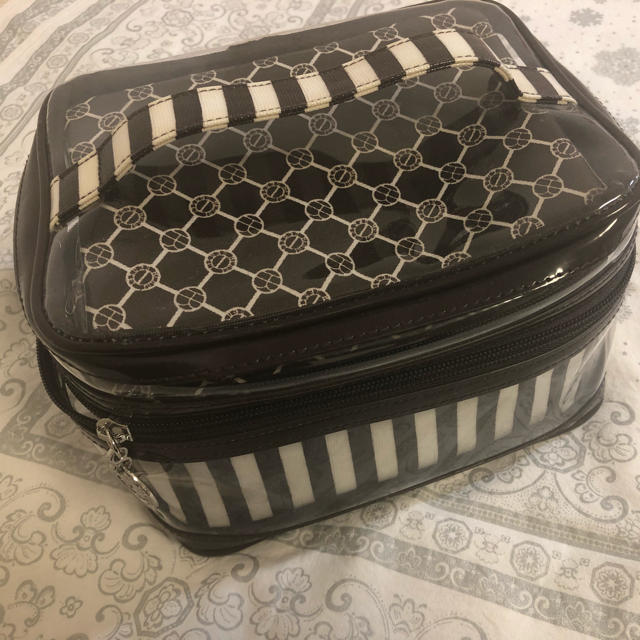 ヘンリベンデル henri bendel ポーチ