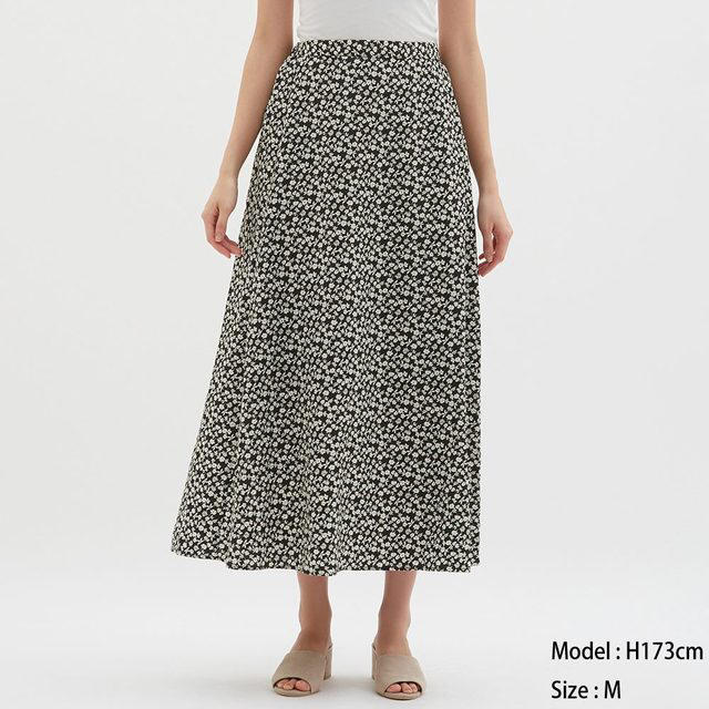 GU(ジーユー)のGU フラワープリントフレアロングスカート 新品未使用 レディースのスカート(ロングスカート)の商品写真