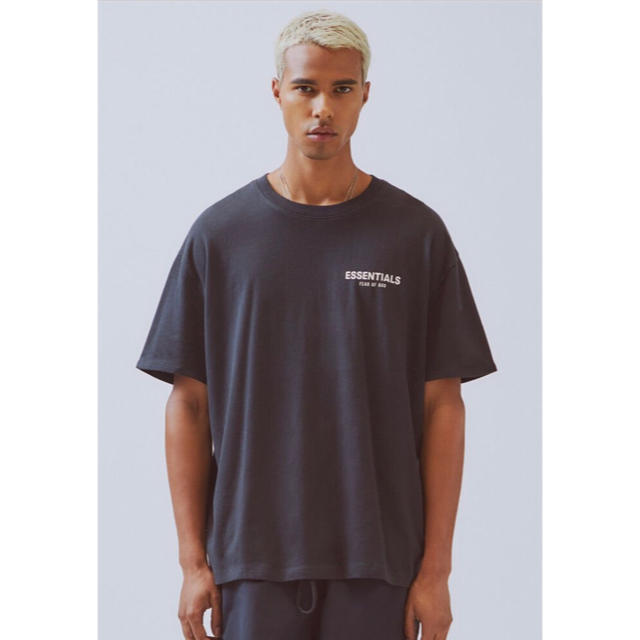 FEAR OF GOD(フィアオブゴッド)のfog essentials 半袖Tシャツ XS 黒 新品 エッセンシャルズ メンズのトップス(Tシャツ/カットソー(半袖/袖なし))の商品写真