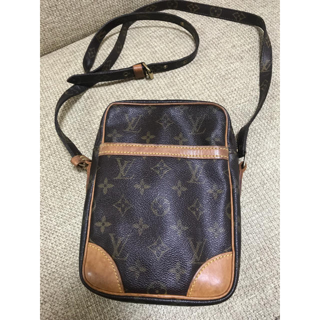 LOUIS VUITTON(ルイヴィトン)のルイヴィトンLV ショルダーバッグ レディースのバッグ(ショルダーバッグ)の商品写真