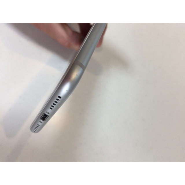 にコメントℭ iPhone 32GBの通販 by ネコアルク's shop｜アイフォーンならラクマ - iPhone7 Silver いします