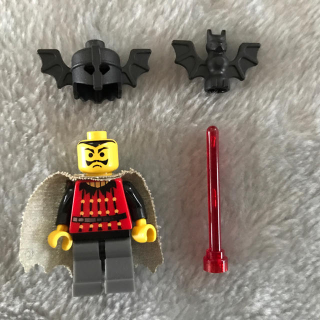大人気新作おもちゃLEGO ミニフィグ コウモリ男爵とロイヤルキング