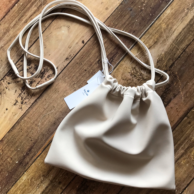 TODAYFUL(トゥデイフル)のアーバンリサーチ ポシェット 白 レディースのバッグ(ショルダーバッグ)の商品写真