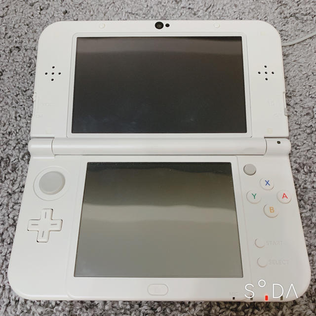 ニンテンドー3DS(ニンテンドー3DS)のnew Nintendo 3DS LL パールホワイト エンタメ/ホビーのゲームソフト/ゲーム機本体(携帯用ゲーム機本体)の商品写真