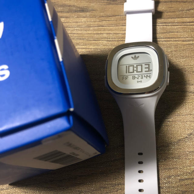 adidas(アディダス)のadidas 腕時計  男女兼用 最終値下げ メンズの時計(腕時計(デジタル))の商品写真