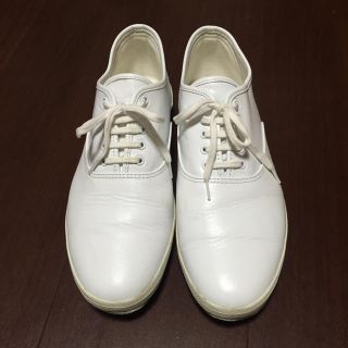 コムデギャルソン(COMME des GARCONS)の《COMME des GARCONS》ホワイトローファー(ローファー/革靴)