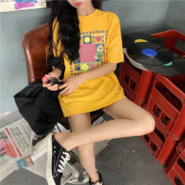 韓国風花柄Tシャツ