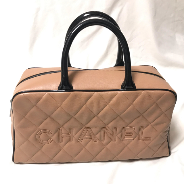 CHANEL(シャネル)のほぼ新品★CHANEL 値下！ ロゴ ボストン バッグ バイカラー シャネル レディースのバッグ(ハンドバッグ)の商品写真